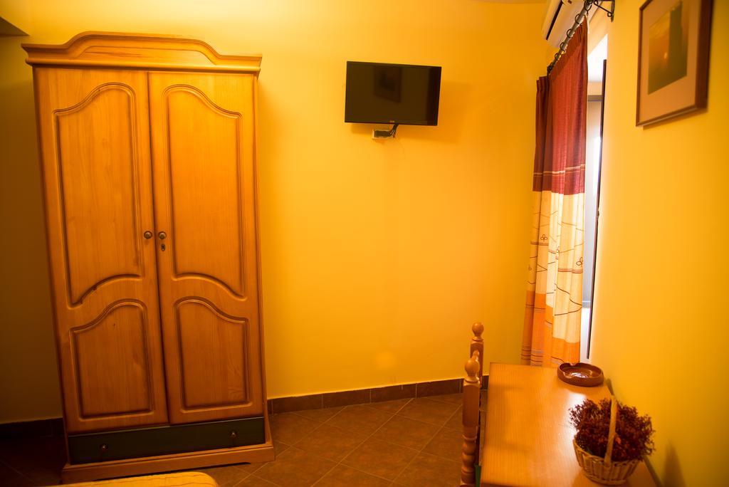 Hostal Hueso Trujillo Exteriér fotografie